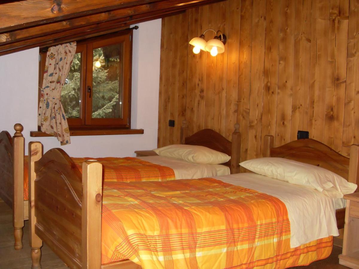 Residence Les Myosotis Champoluc Bagian luar foto