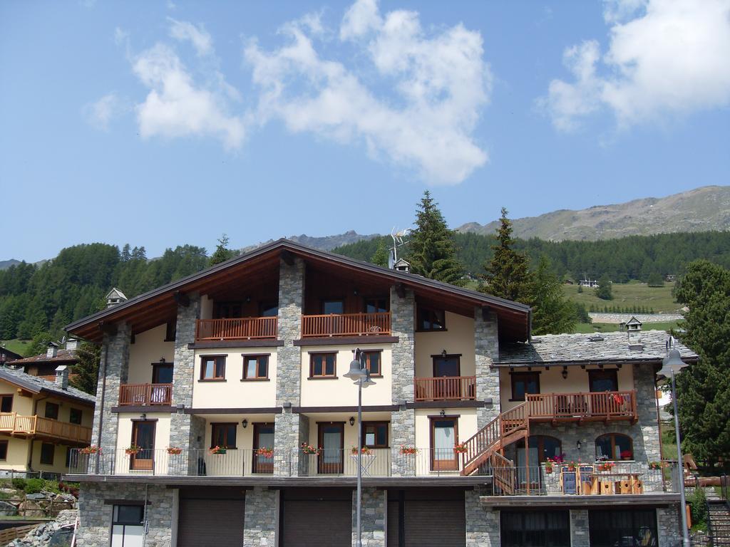 Residence Les Myosotis Champoluc Bagian luar foto