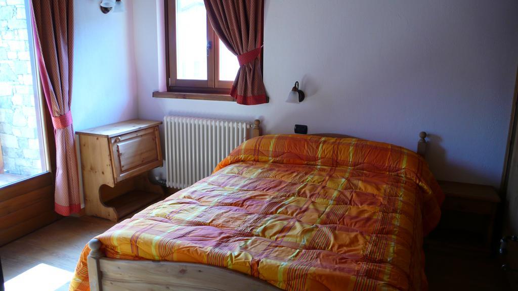 Residence Les Myosotis Champoluc Bagian luar foto