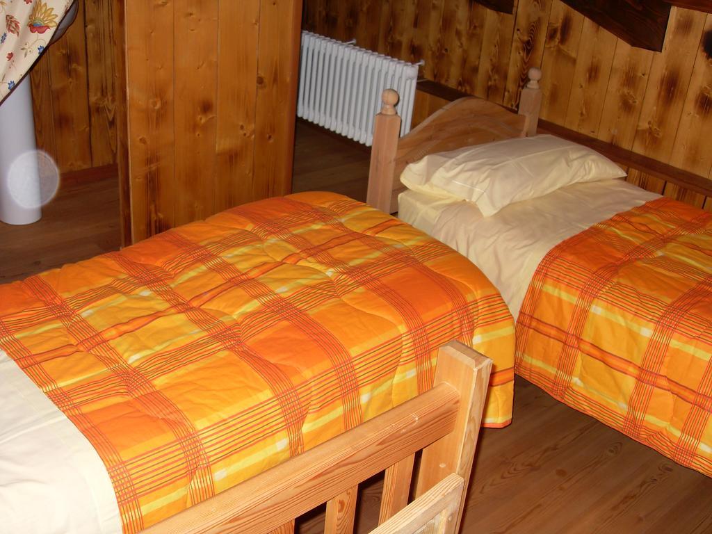 Residence Les Myosotis Champoluc Bagian luar foto