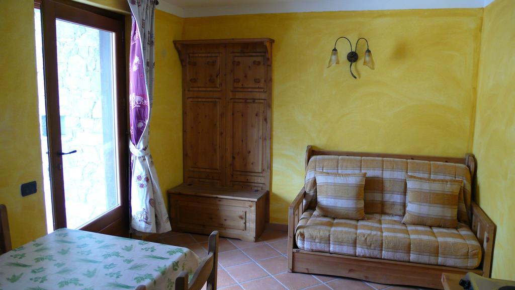 Residence Les Myosotis Champoluc Bagian luar foto