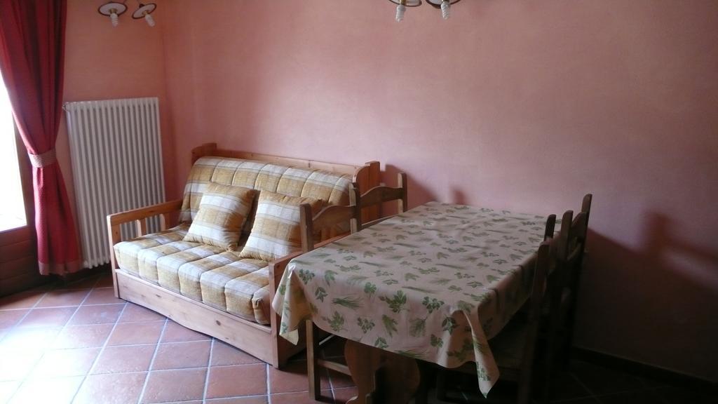 Residence Les Myosotis Champoluc Bagian luar foto