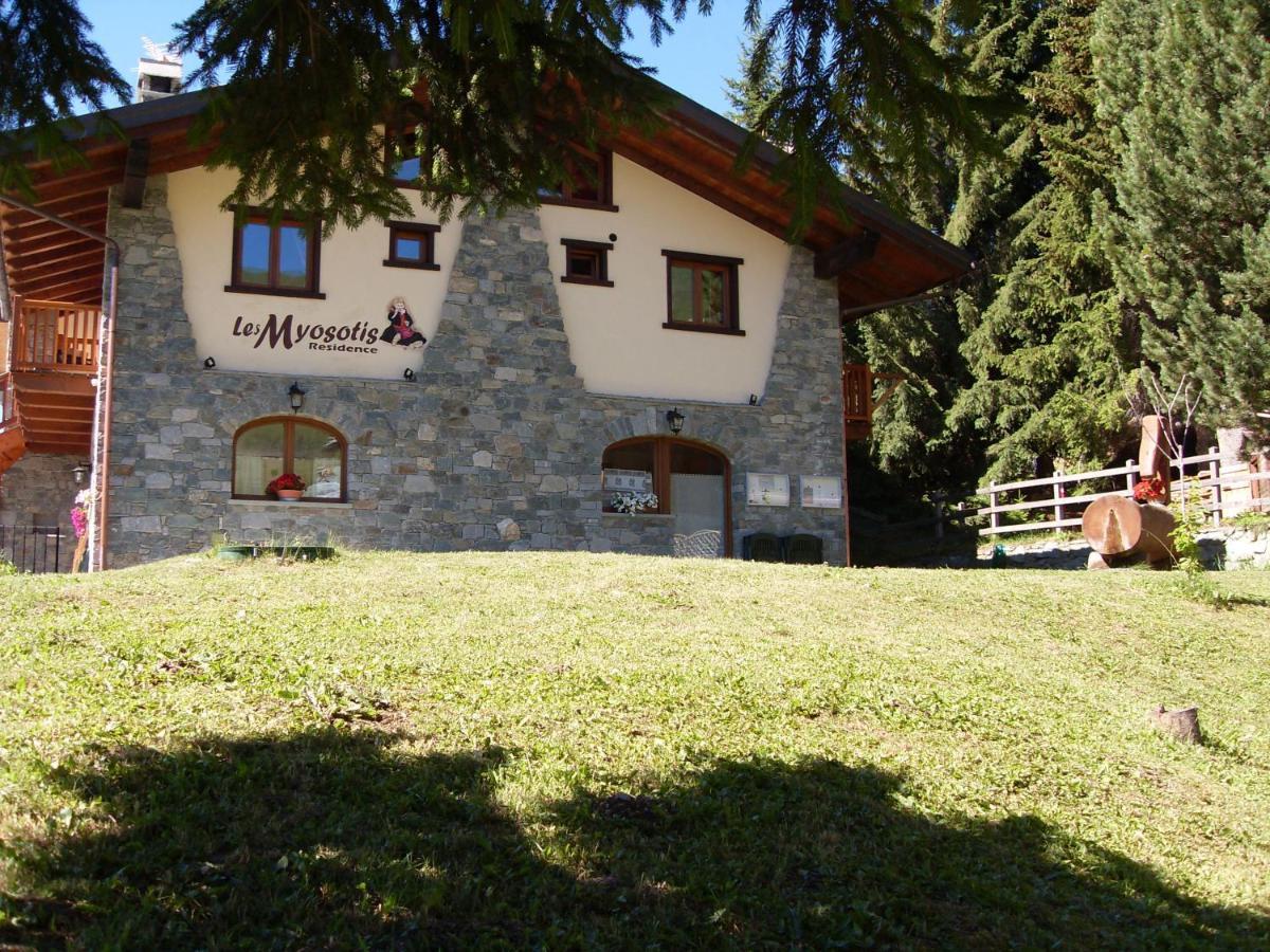 Residence Les Myosotis Champoluc Bagian luar foto